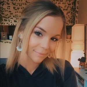 Meet your Posher, Marissa